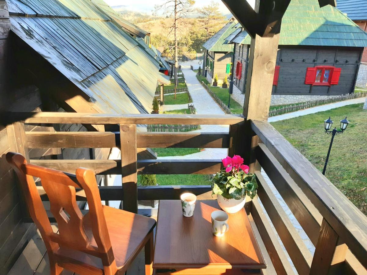 El Paso City, Zlatibor - Unique Wooden Cottages, Treehouse, Wild West Rooms, Accommodation 1-6 People Exterior photo