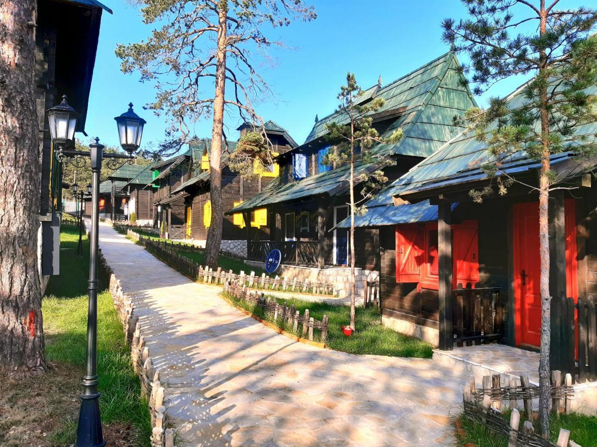 El Paso City, Zlatibor - Unique Wooden Cottages, Treehouse, Wild West Rooms, Accommodation 1-6 People Exterior photo