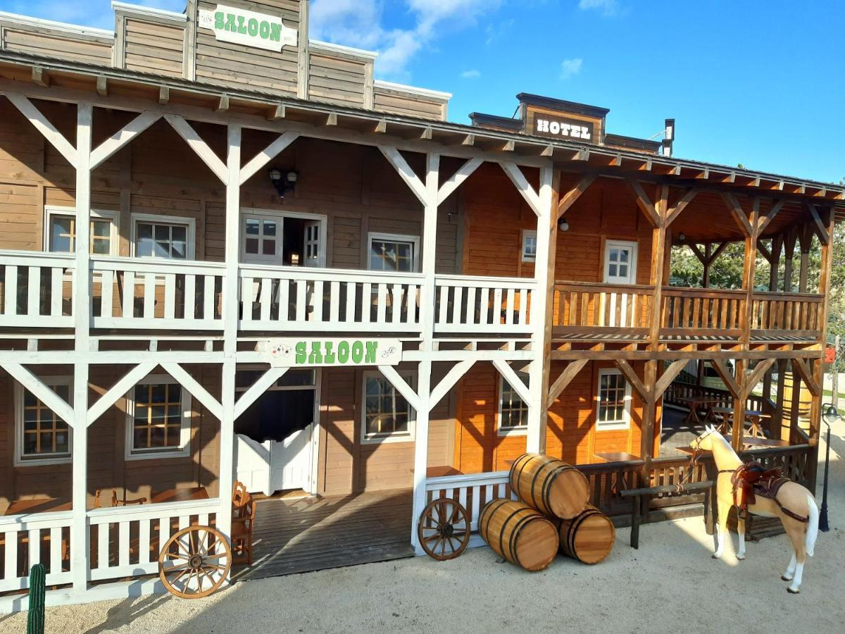 El Paso City, Zlatibor - Unique Wooden Cottages, Treehouse, Wild West Rooms, Accommodation 1-6 People Exterior photo