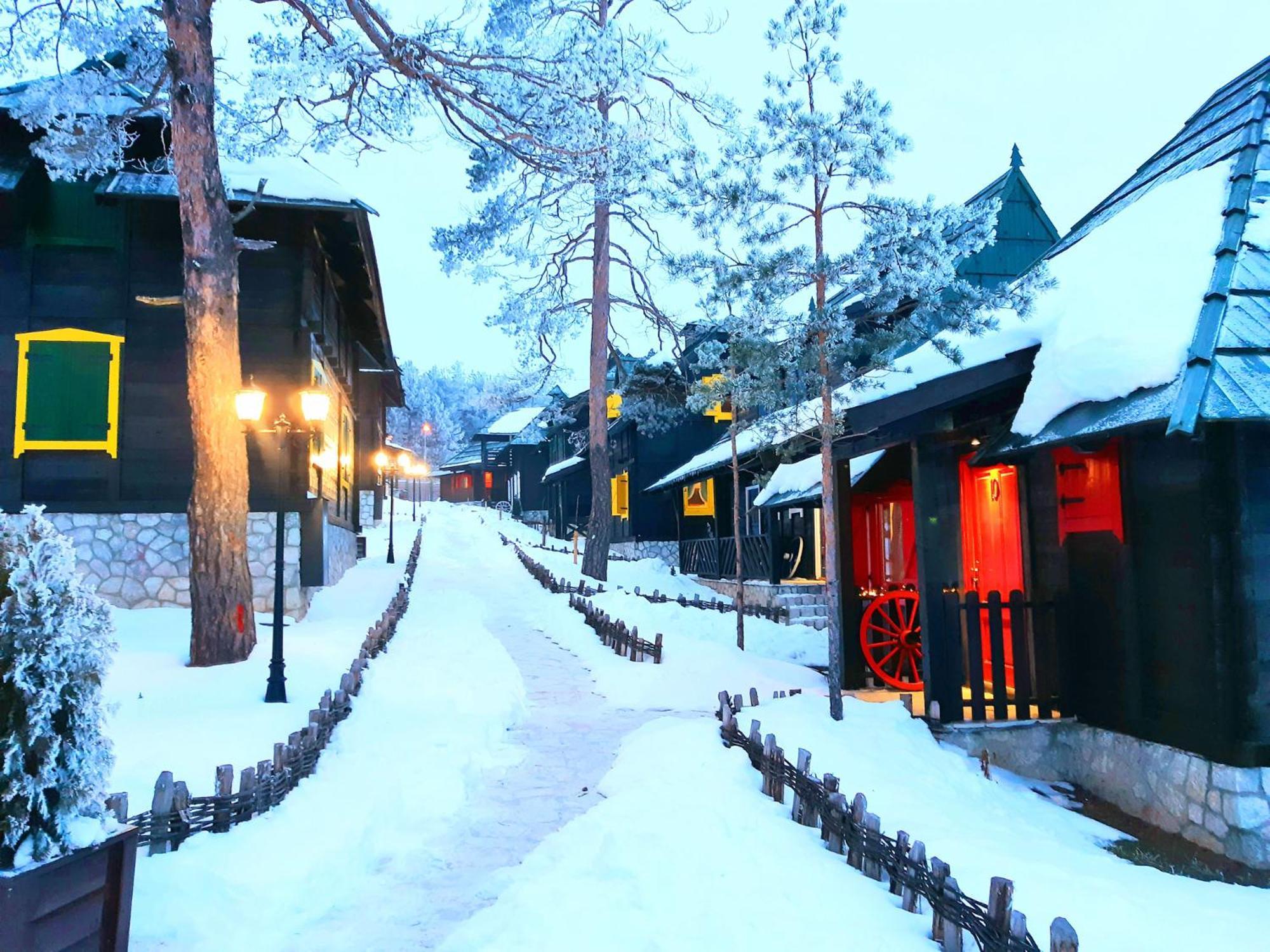 El Paso City, Zlatibor - Unique Wooden Cottages, Treehouse, Wild West Rooms, Accommodation 1-6 People Exterior photo