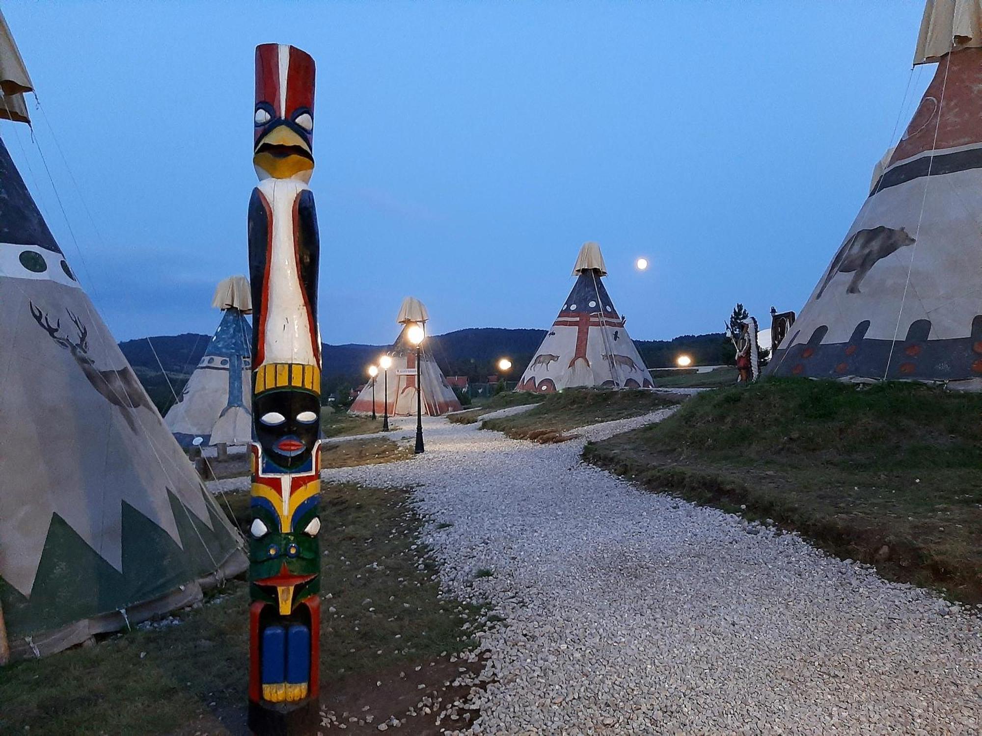 El Paso City, Zlatibor - Unique Wooden Cottages, Treehouse, Wild West Rooms, Accommodation 1-6 People Exterior photo