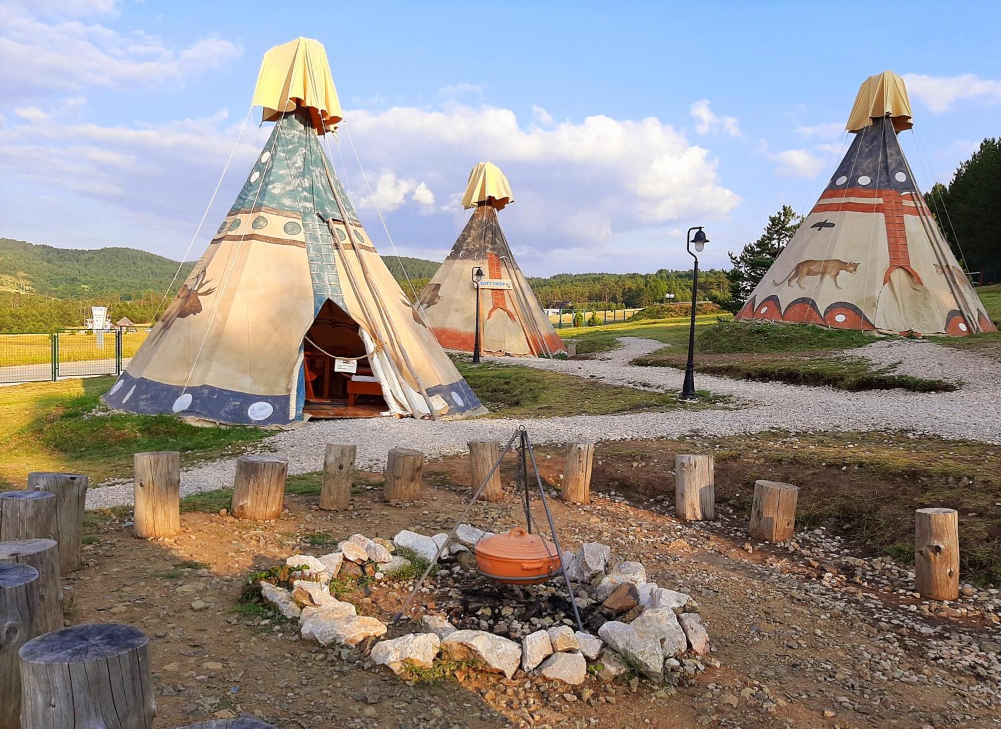 El Paso City, Zlatibor - Unique Wooden Cottages, Treehouse, Wild West Rooms, Accommodation 1-6 People Room photo